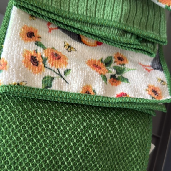 Floral Microfiber Kitchen Set - Picture 6 of 6